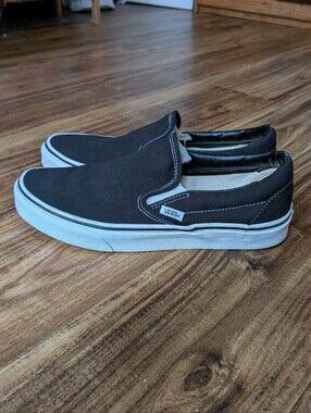 Vans Classic Slip-On Sneakers in Black